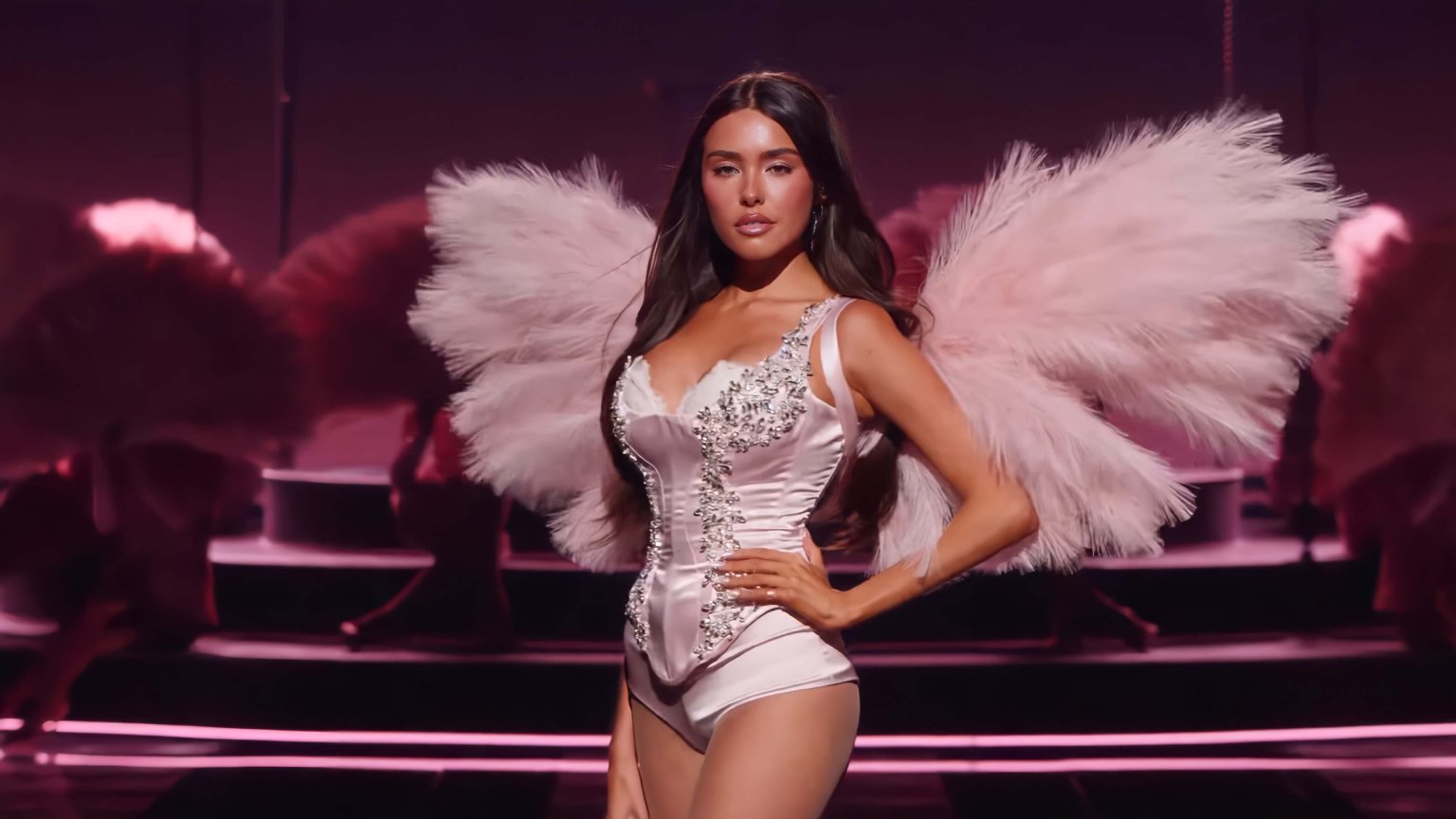 Victoria's Secret | Show 2025 Ep2 image