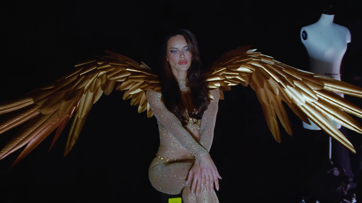 Victoria's Secret |  BTS of Lights Camera Angels, 6 image